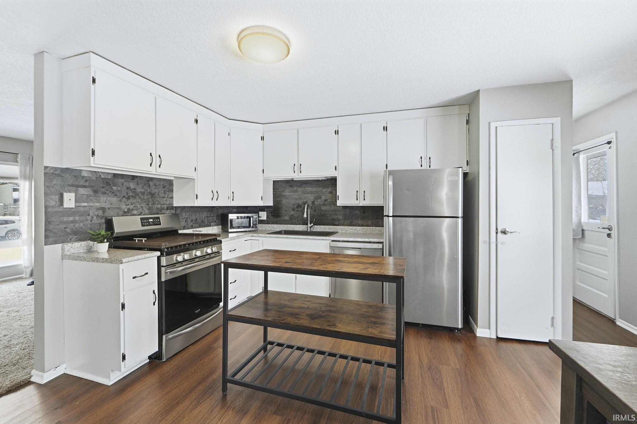 6708 Raintree Road Fort Wayne, IN 46825 - Photo 7 of 29