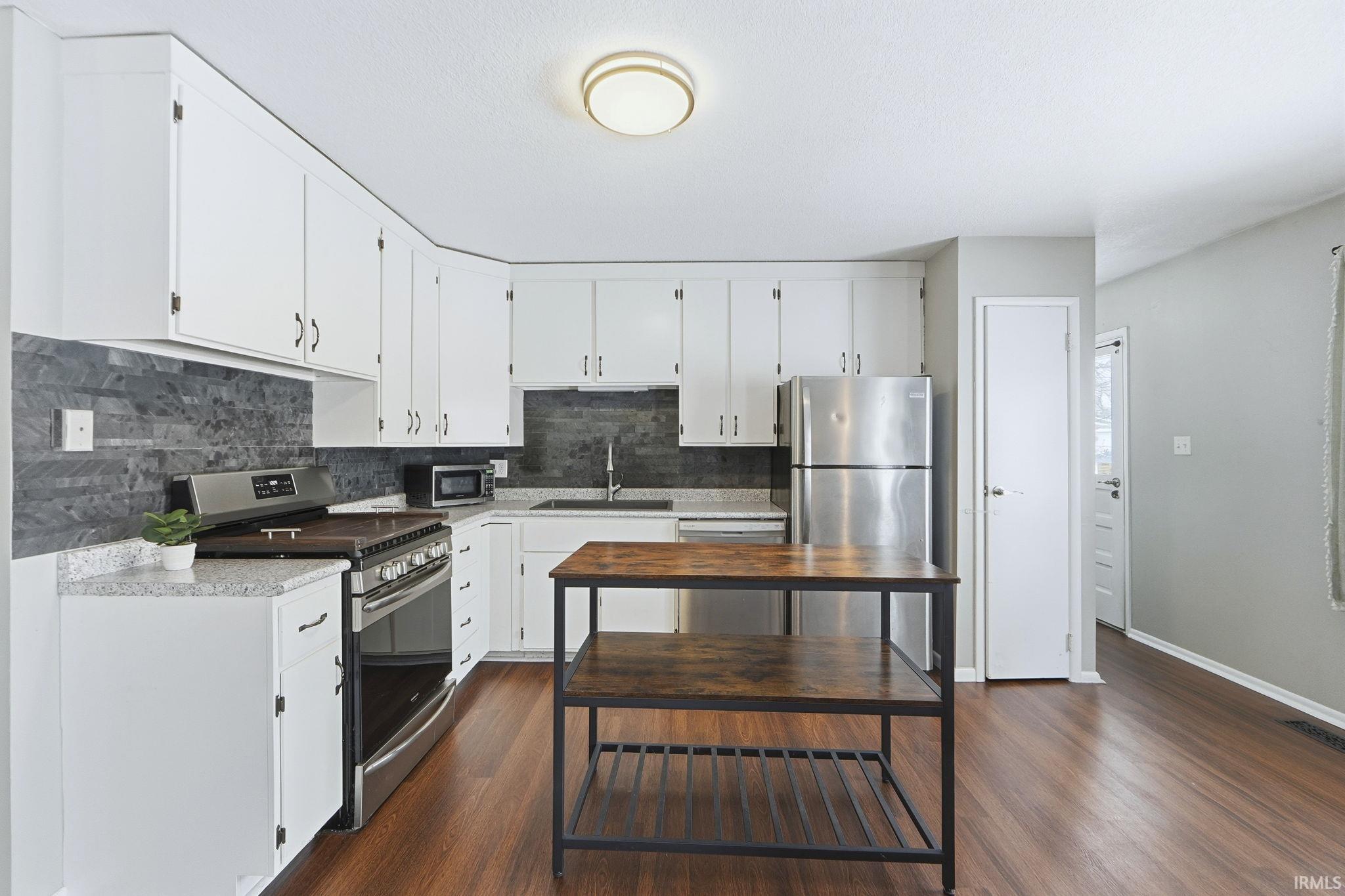 6708 Raintree Road Fort Wayne, IN 46825 - Photo 8 of 29