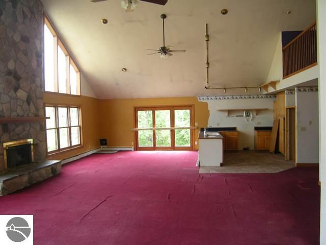 6064 Valley Road Honor, MI 49640 - Photo 5 of 19 1737655-4.JPG