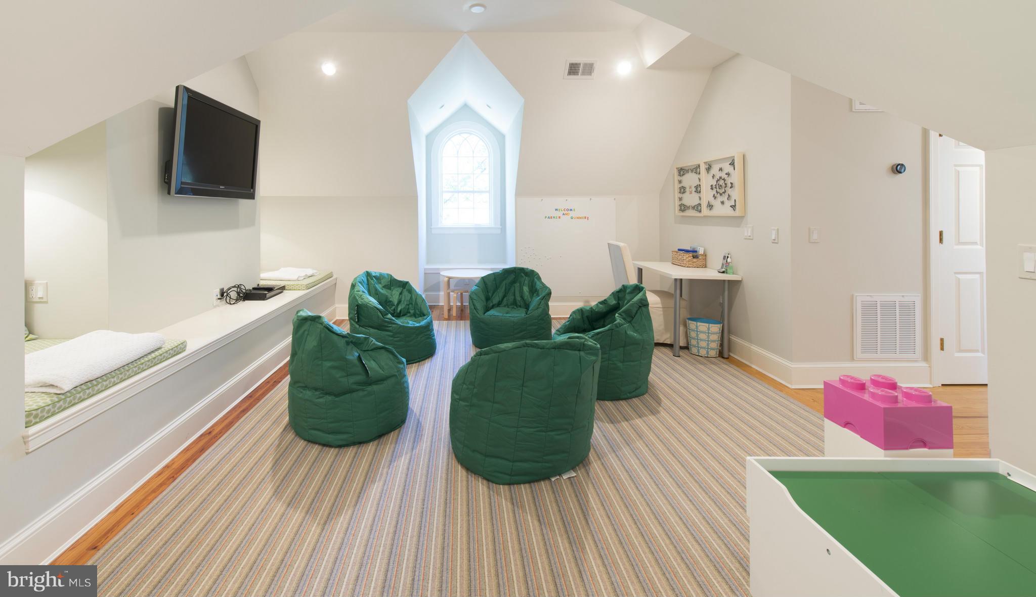 6222 Berkeley Road Alexandria, VA 22307 - Photo 25 of 29 Interior (General)