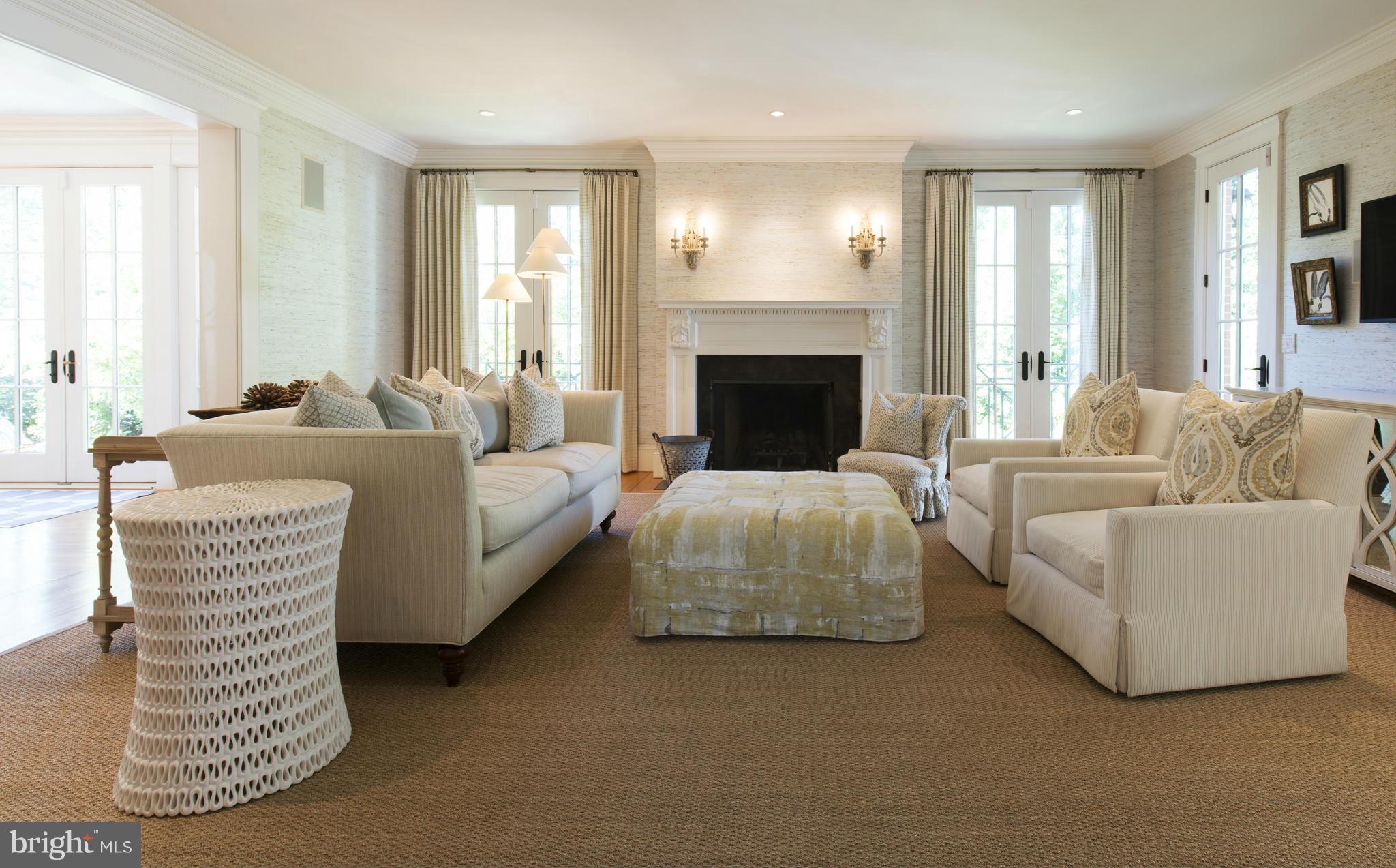 6222 Berkeley Road Alexandria, VA 22307 - Photo 7 of 29 Family Room