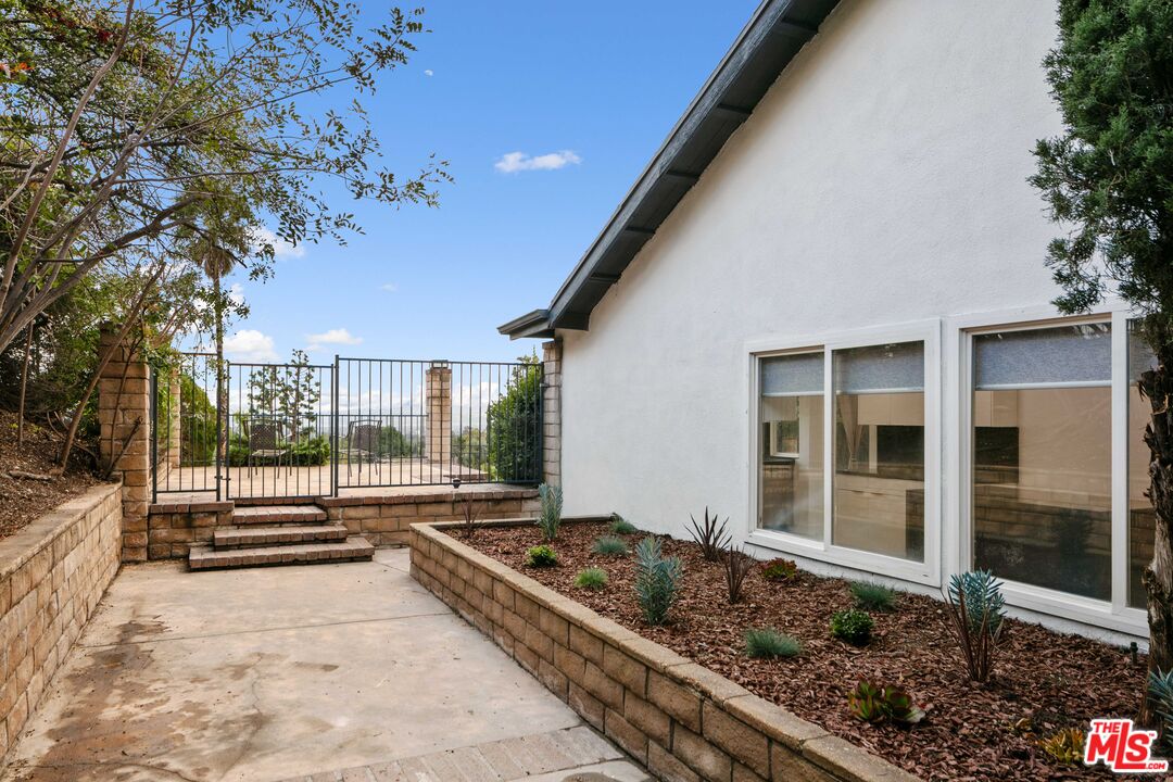 18542 Dylan Street Porter Ranch, CA 91326 - Photo 33 of 36