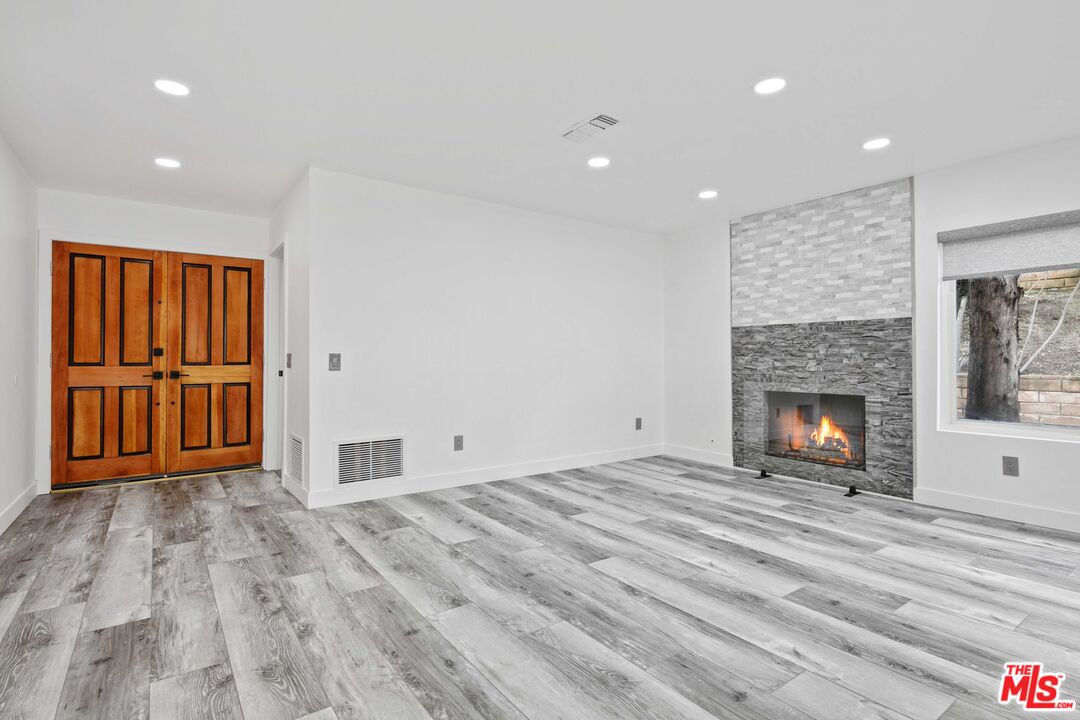 18542 Dylan Street Porter Ranch, CA 91326 - Photo 5 of 36