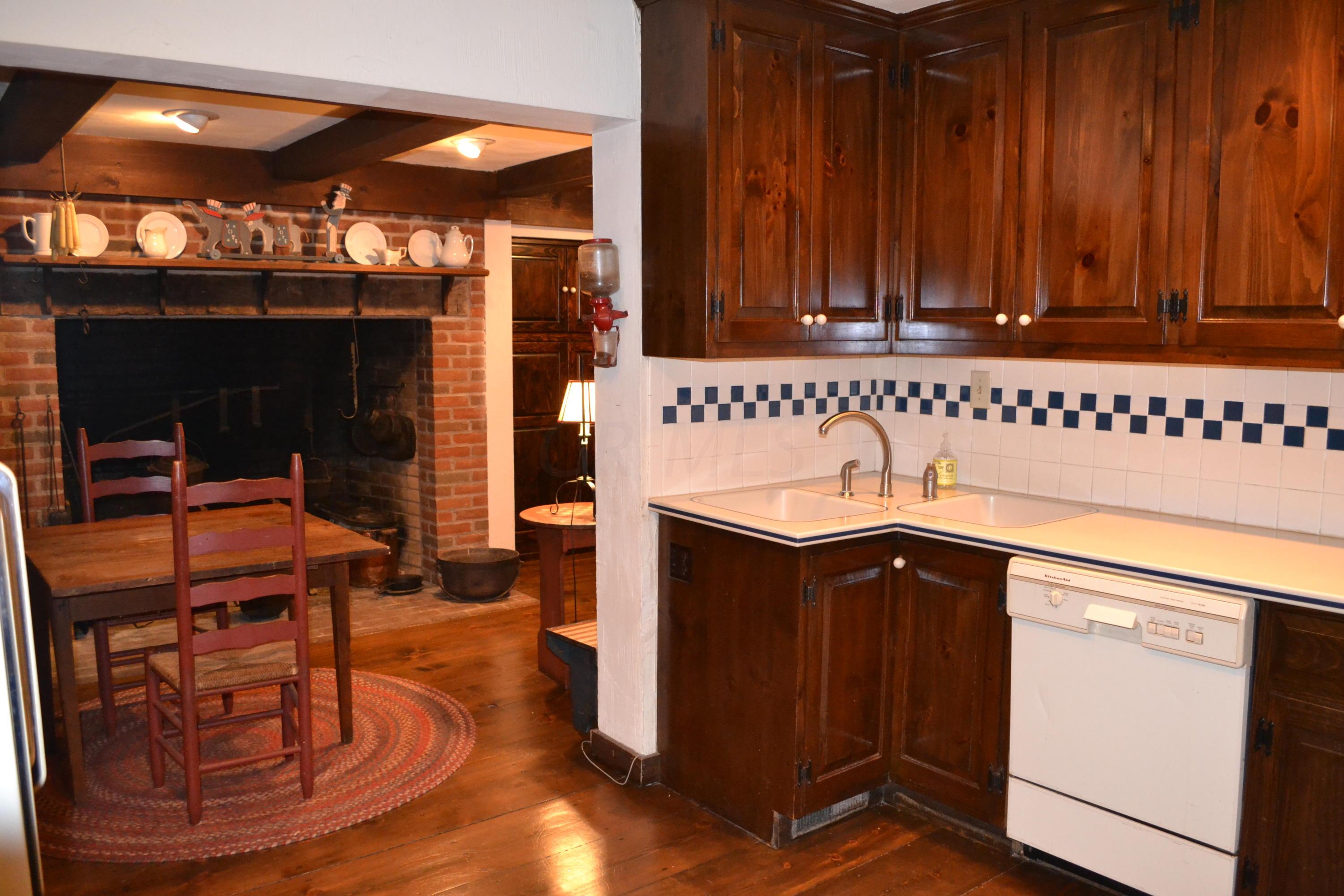 1831 Roxbury Road Columbus, OH 43212 - Photo 15 of 30