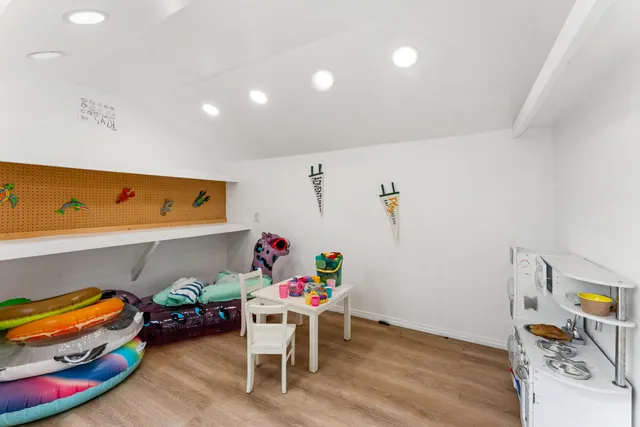 $10,000 | 200 Oak View Lane, Santa Barbara, CA 93111