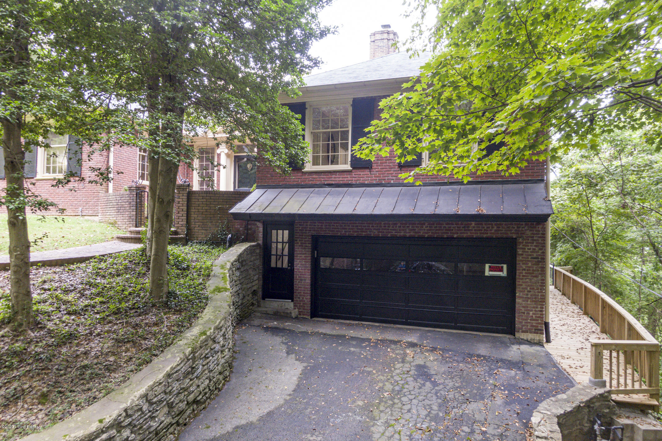 31 Stonebridge Road Louisville, KY 40207 - Photo 2 of 60 31 Stonebridge Drive-1002