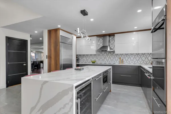 $2,100,000 | 700 Sherwood Street, Valley Stream, NY 11581