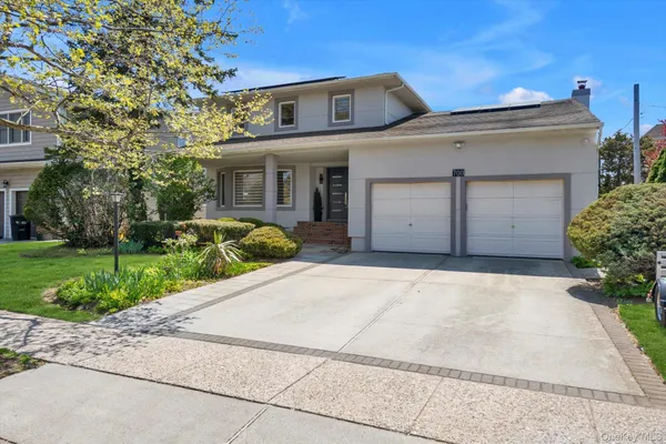 $2,100,000 | 700 Sherwood Street, Valley Stream, NY 11581
