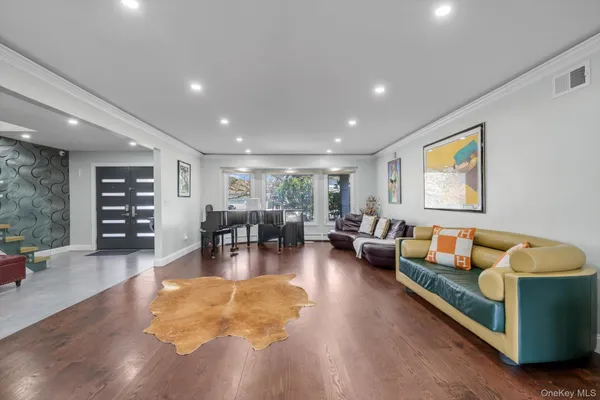 $2,100,000 | 700 Sherwood Street, Valley Stream, NY 11581
