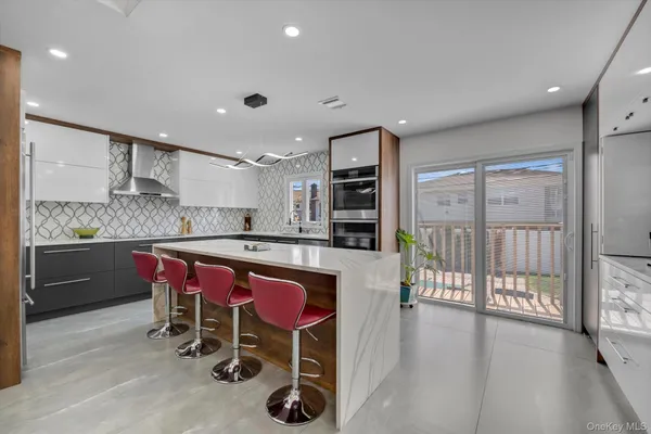 $2,100,000 | 700 Sherwood Street, Valley Stream, NY 11581
