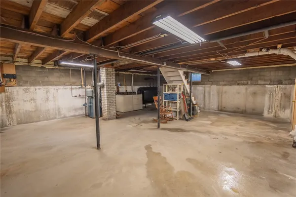 $689,000 | 137 Kingstown Road, Narragansett, RI 02882