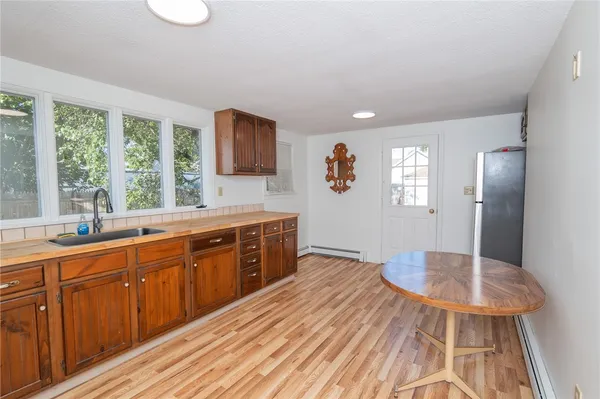 $689,000 | 137 Kingstown Road, Narragansett, RI 02882