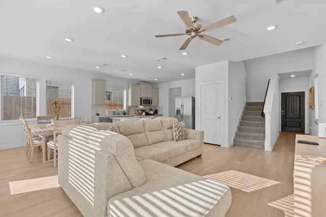 $2,000 | 17210 Pentland Hls Way, Hockley, TX 77447