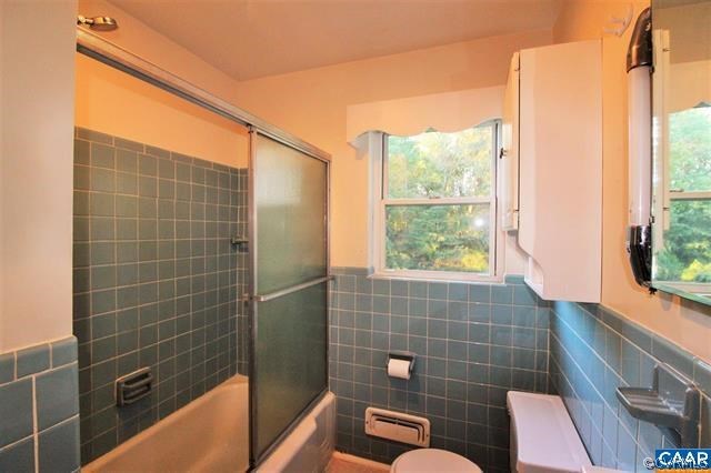 150 Bibb Store Road Louisa, VA 23093 - Photo 15 of 25 a bathroom with a window