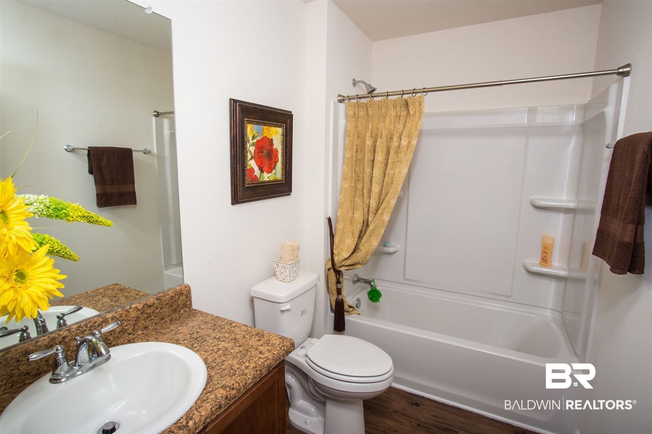 1566 Majesty Loop Foley, AL 36535 - Photo 17 of 18 Guest Bath