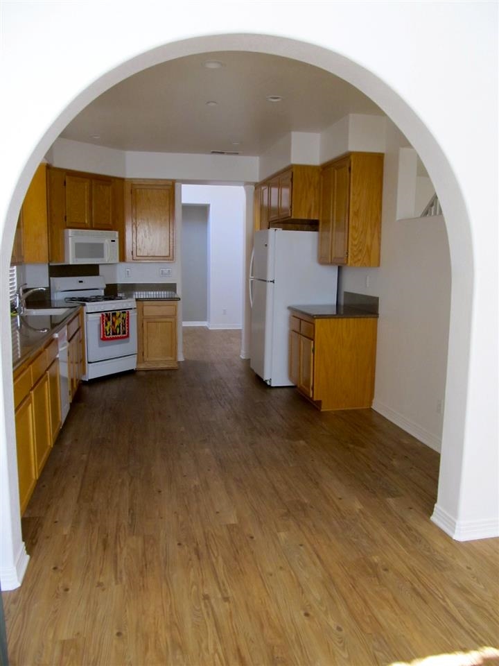 515 Poets Square Fallbrook, CA 92028 - Photo 5 of 14