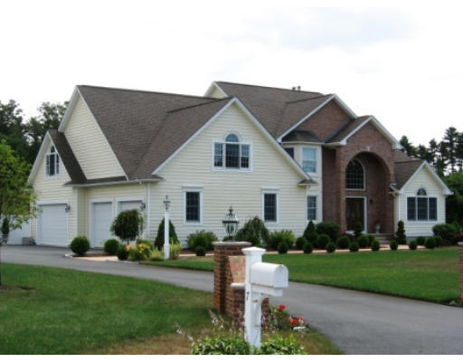 7 Dunham Pond Road Lakeville, MA 02347 - Photo 1 of 30 Gallery Image 1