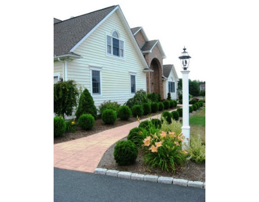 7 Dunham Pond Road Lakeville, MA 02347 - Photo 5 of 30 Gallery Image 5