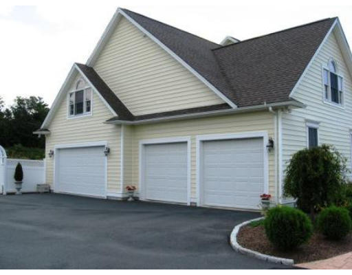 7 Dunham Pond Road Lakeville, MA 02347 - Photo 6 of 30 Gallery Image 6