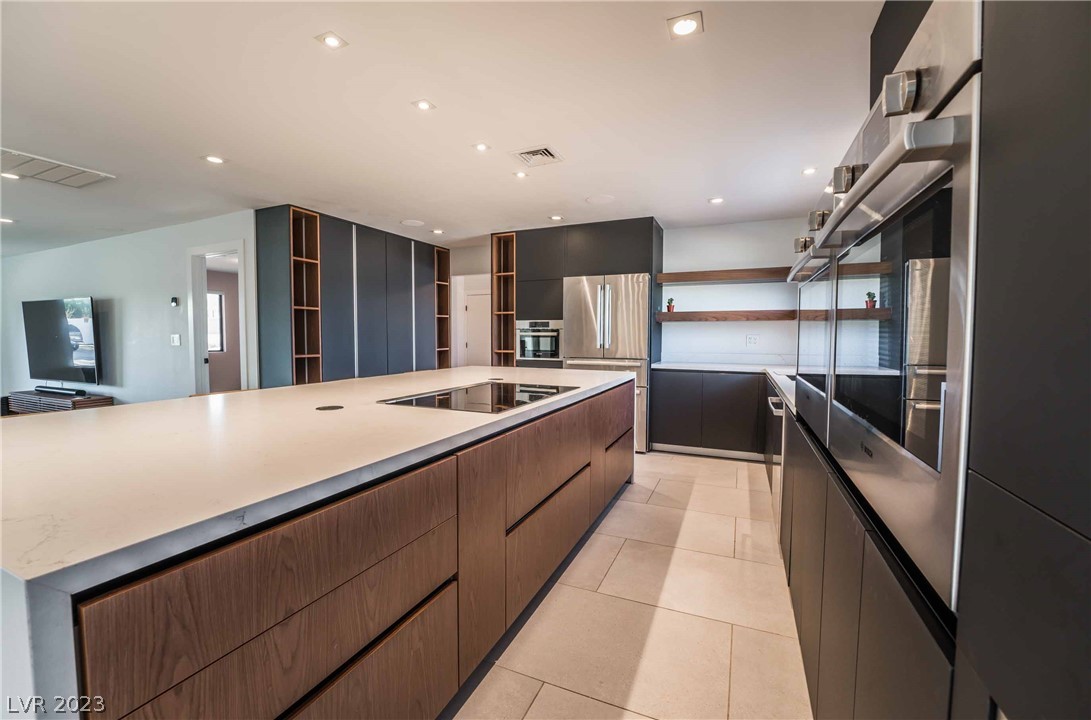 2105 South Cimarron Road Las Vegas, NV 89117 - Photo 15 of 51