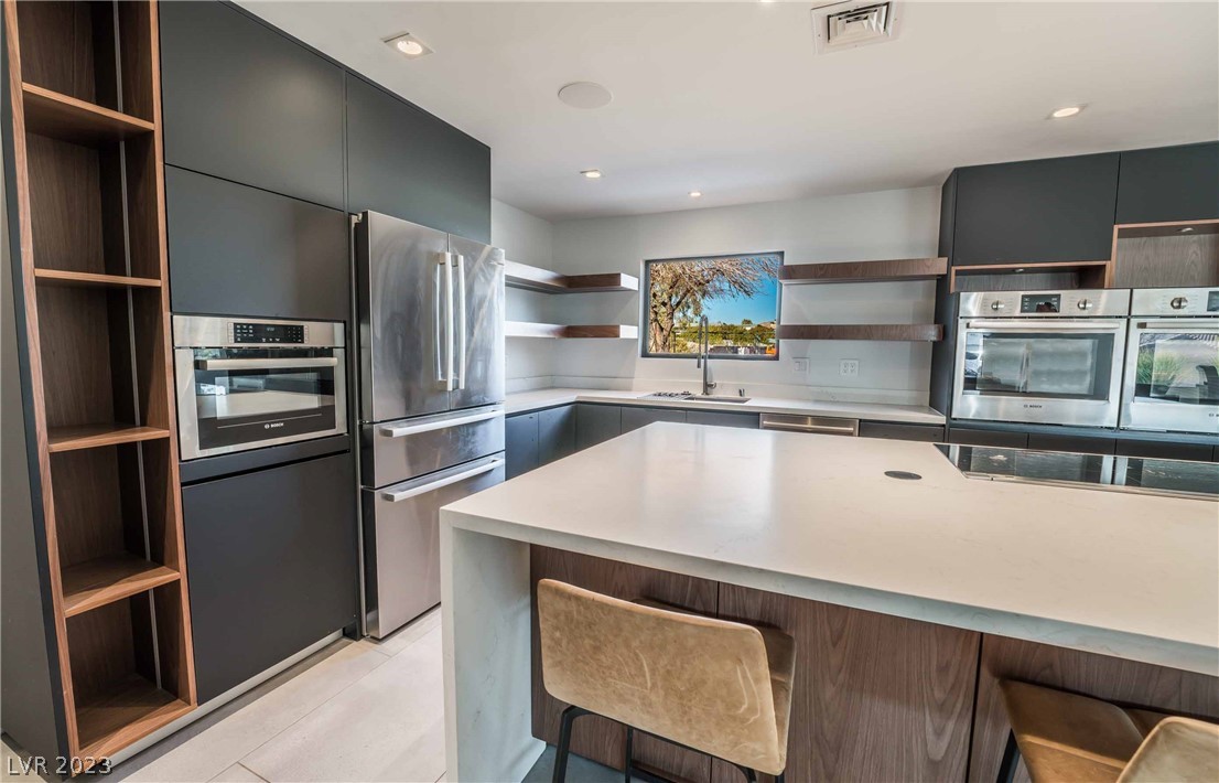 2105 South Cimarron Road Las Vegas, NV 89117 - Photo 16 of 51