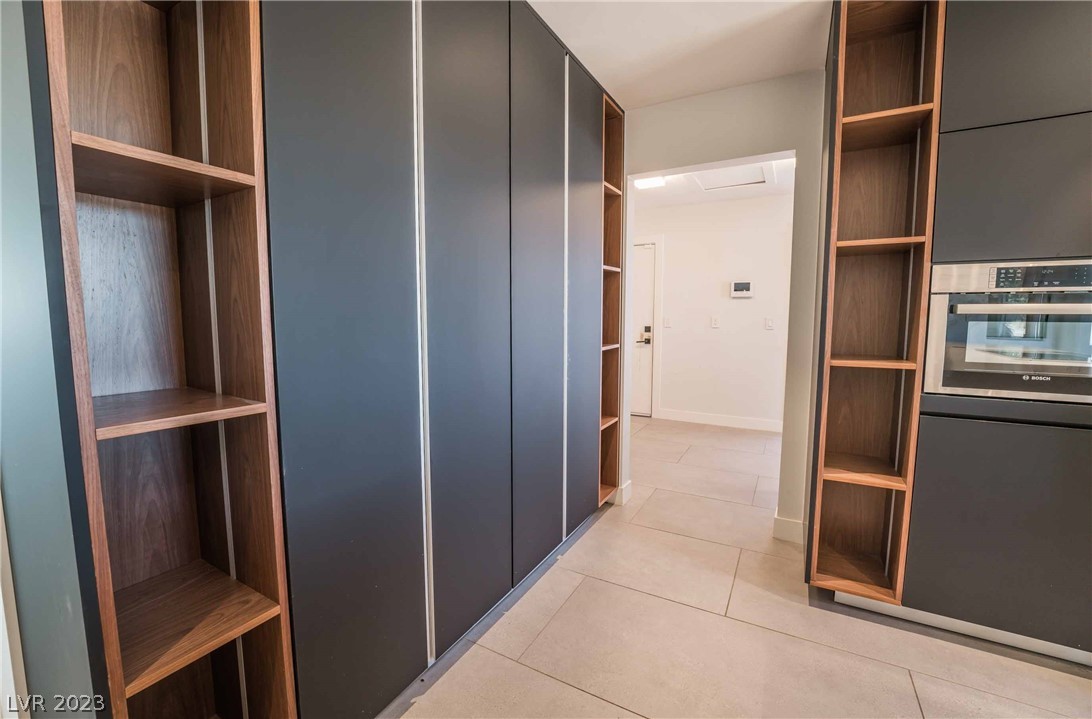 2105 South Cimarron Road Las Vegas, NV 89117 - Photo 17 of 51