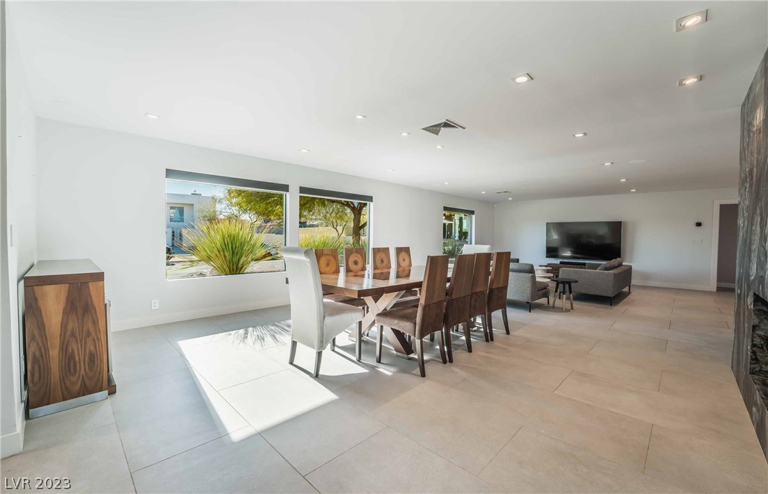 2105 South Cimarron Road Las Vegas, NV 89117 - Photo 20 of 51