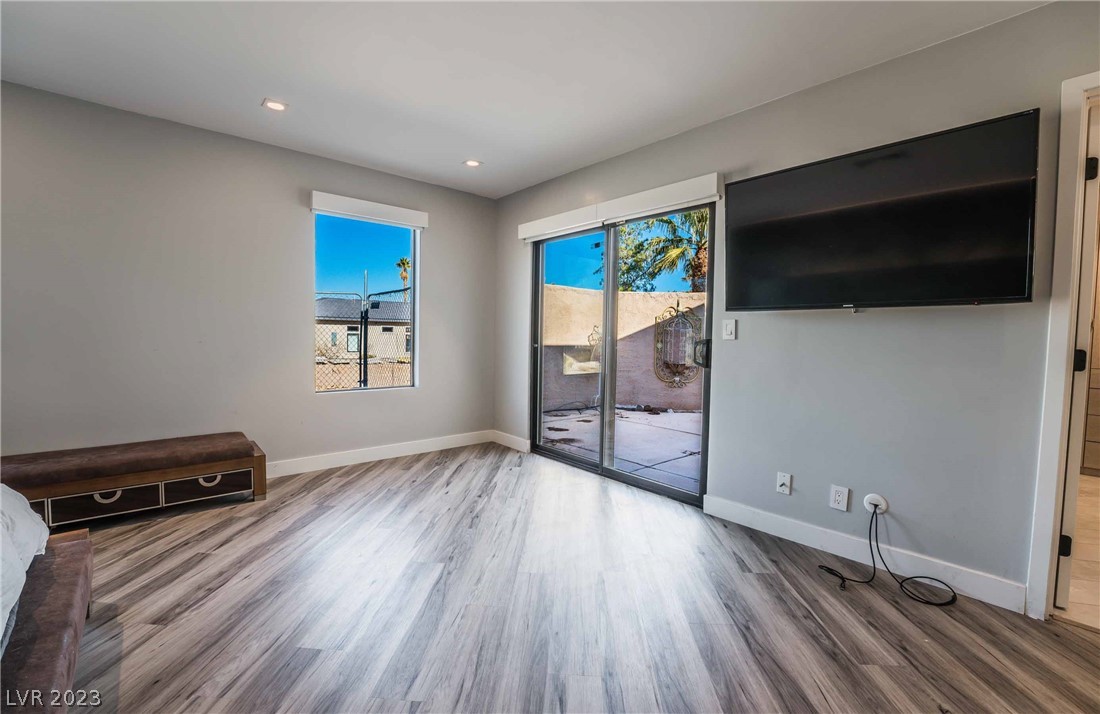 2105 South Cimarron Road Las Vegas, NV 89117 - Photo 23 of 51