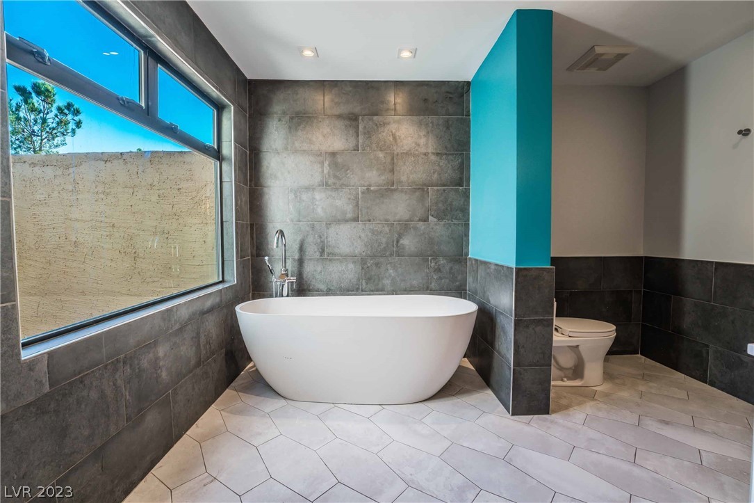 2105 South Cimarron Road Las Vegas, NV 89117 - Photo 26 of 51