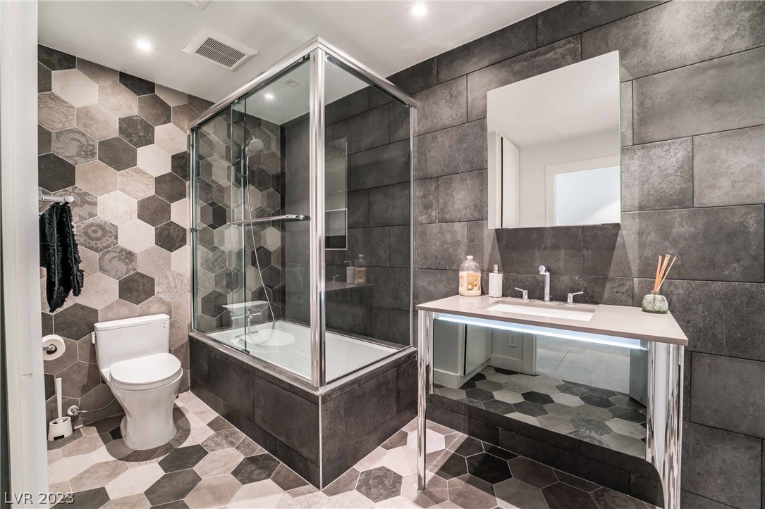 2105 South Cimarron Road Las Vegas, NV 89117 - Photo 32 of 51