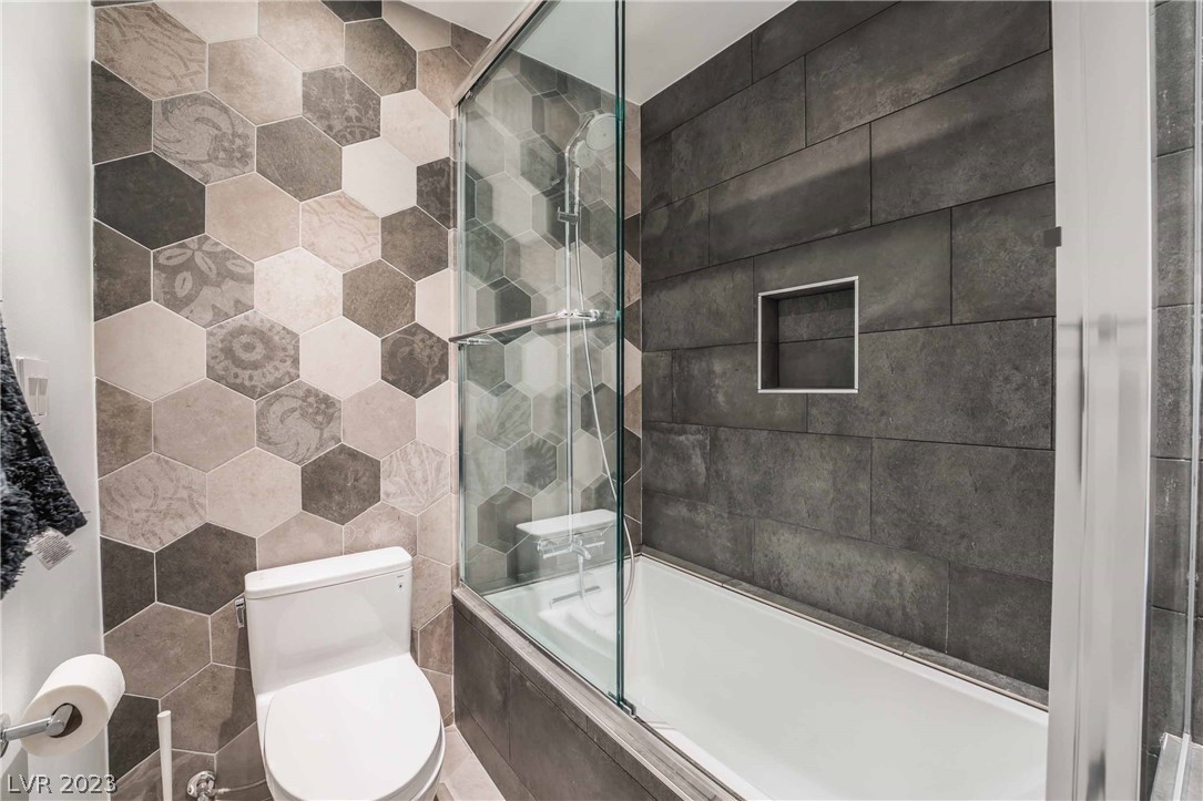 2105 South Cimarron Road Las Vegas, NV 89117 - Photo 33 of 51