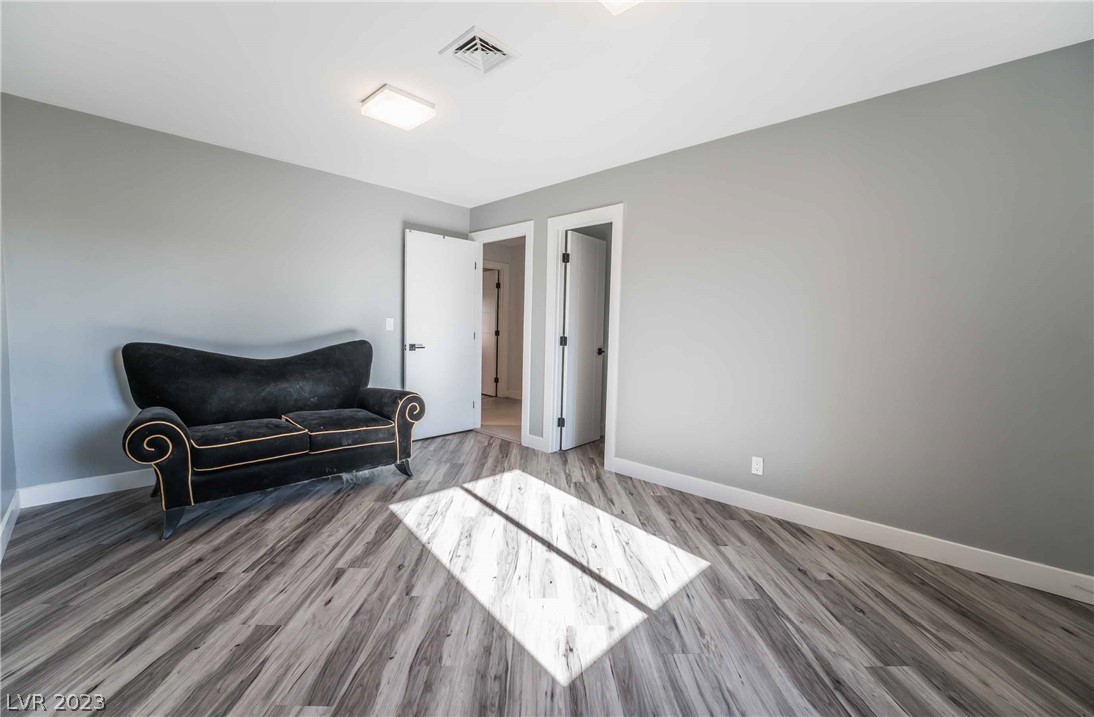 2105 South Cimarron Road Las Vegas, NV 89117 - Photo 34 of 51