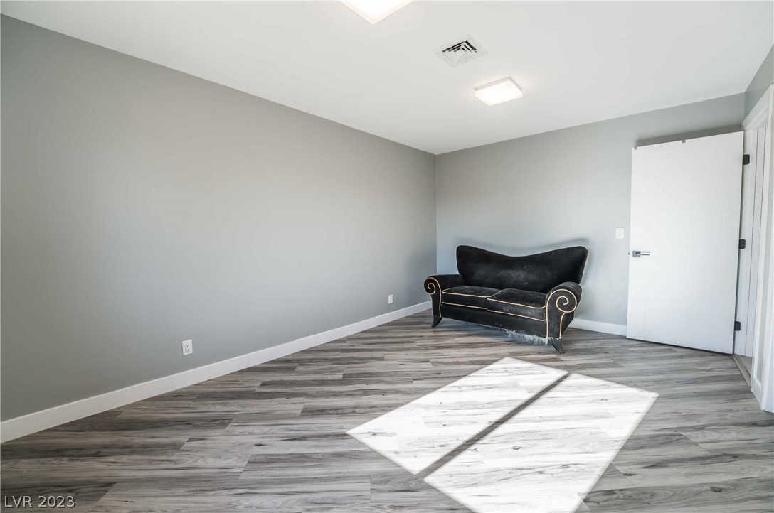 2105 South Cimarron Road Las Vegas, NV 89117 - Photo 35 of 51