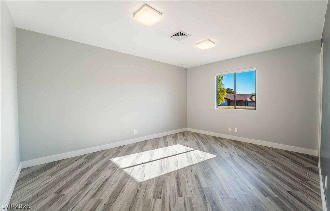 2105 South Cimarron Road Las Vegas, NV 89117 - Photo 36 of 51