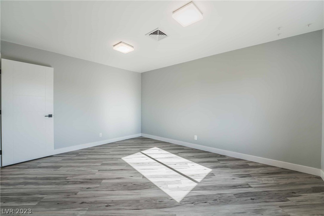 2105 South Cimarron Road Las Vegas, NV 89117 - Photo 37 of 51