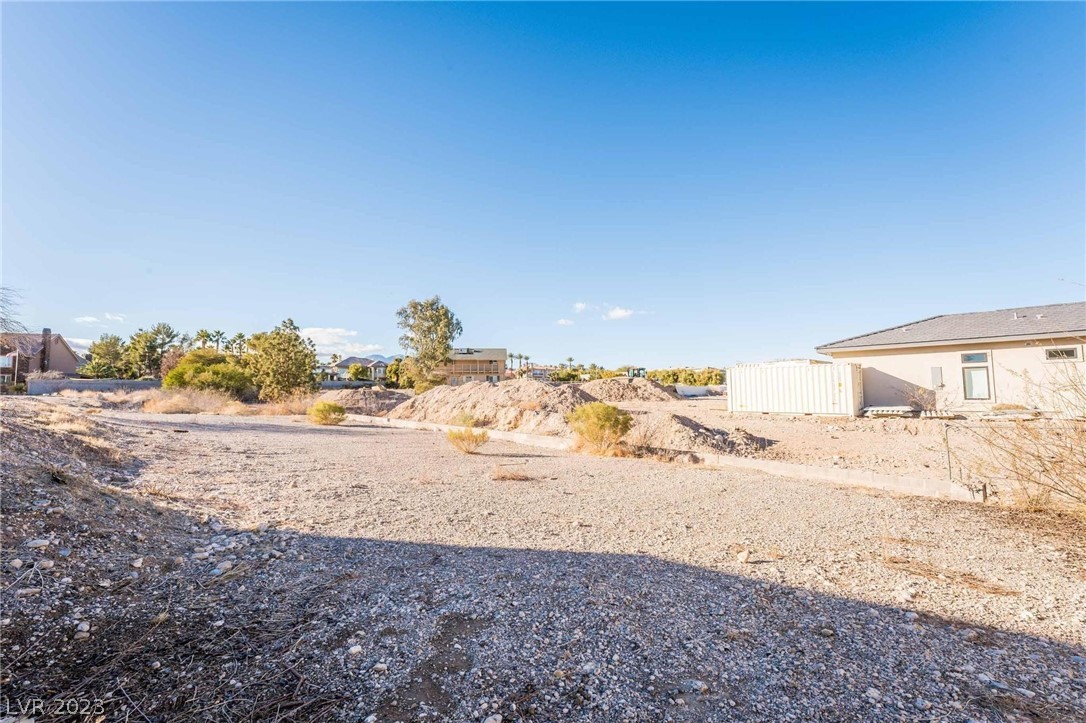 2105 South Cimarron Road Las Vegas, NV 89117 - Photo 43 of 51