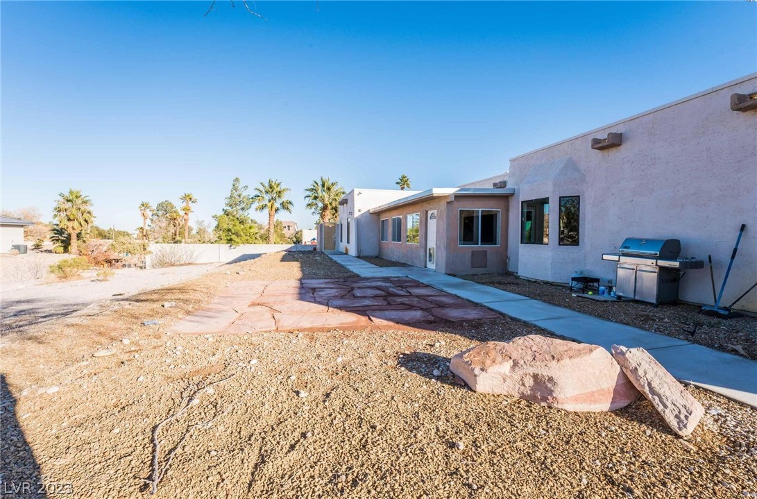 2105 South Cimarron Road Las Vegas, NV 89117 - Photo 45 of 51
