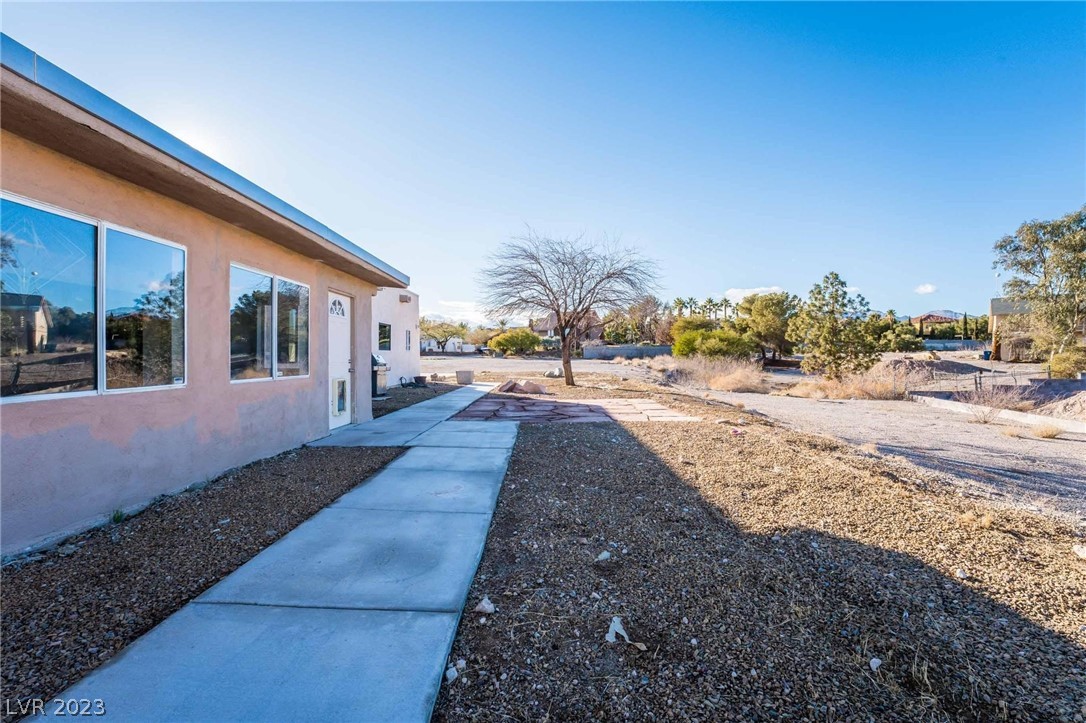2105 South Cimarron Road Las Vegas, NV 89117 - Photo 47 of 51