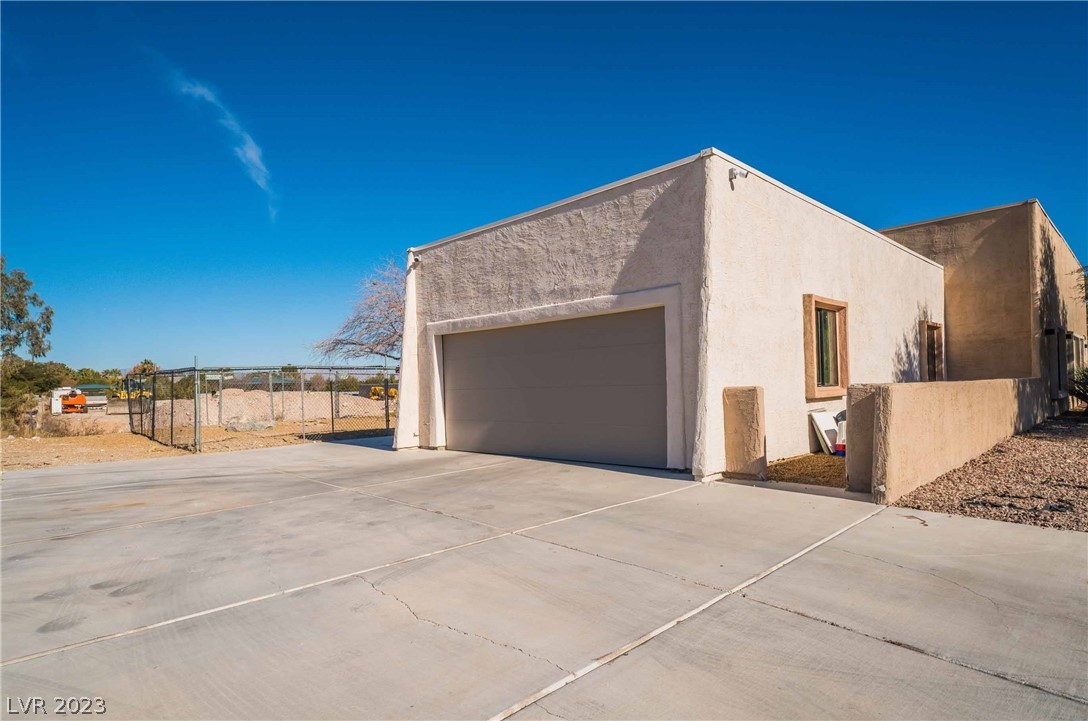 2105 South Cimarron Road Las Vegas, NV 89117 - Photo 5 of 51