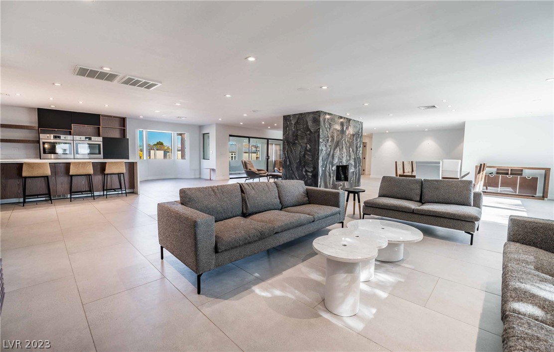 2105 South Cimarron Road Las Vegas, NV 89117 - Photo 10 of 51