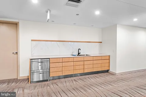 $950,000 | 219 South 18th Street, Unit 309, Philadelphia, PA 19103