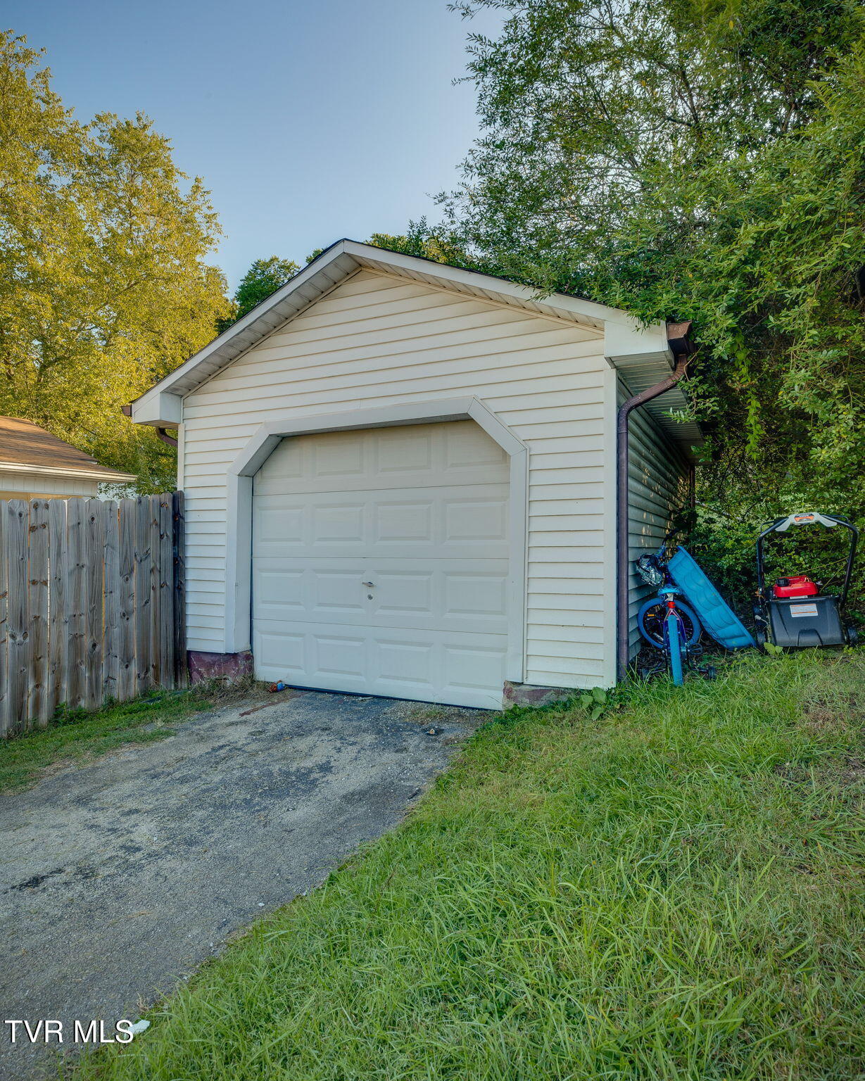 1415 Highway 93 Fall Branch, TN 37656 - Photo 23 of 23 025