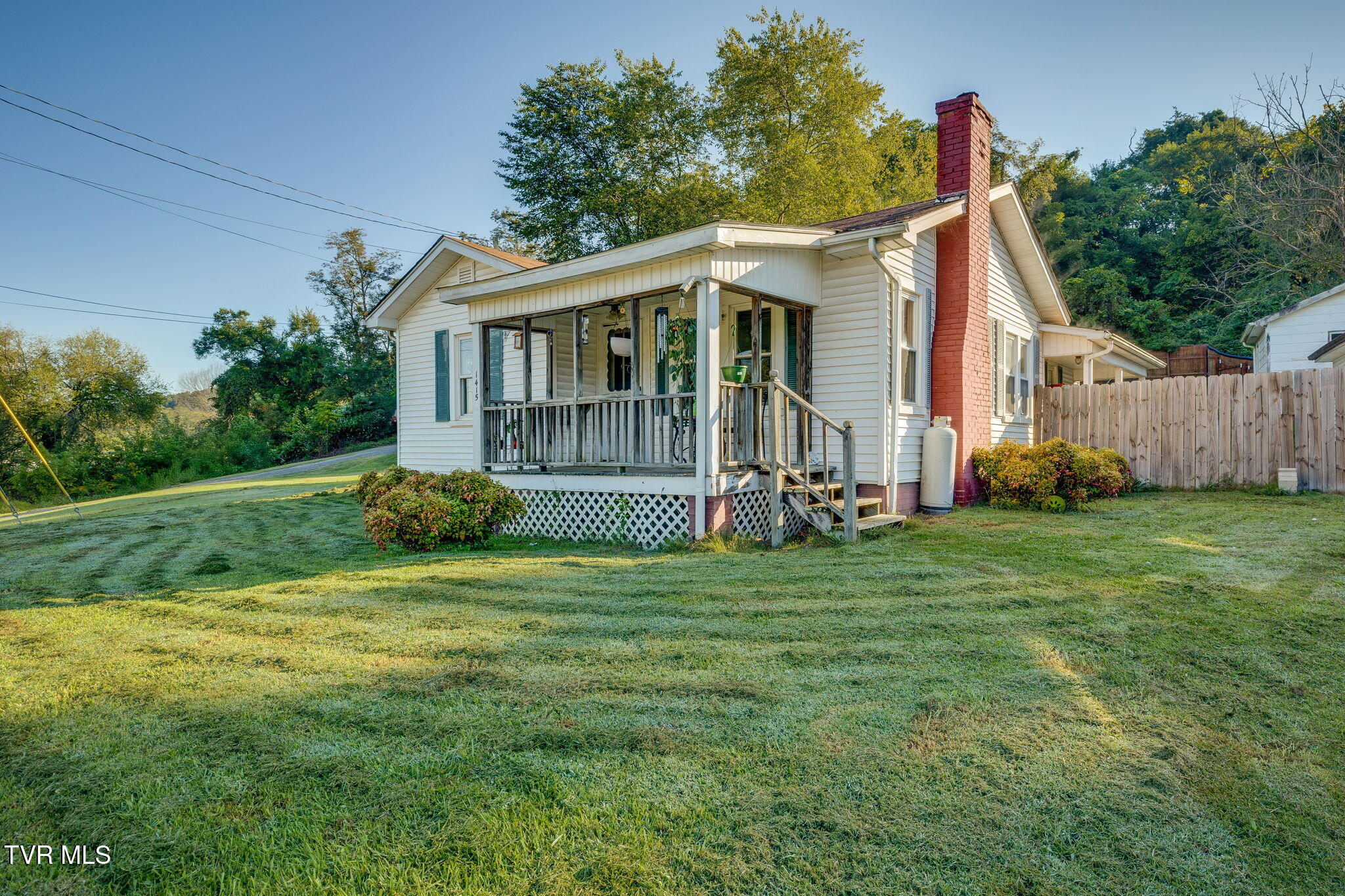 1415 Highway 93 Fall Branch, TN 37656 - Photo 3 of 23 003