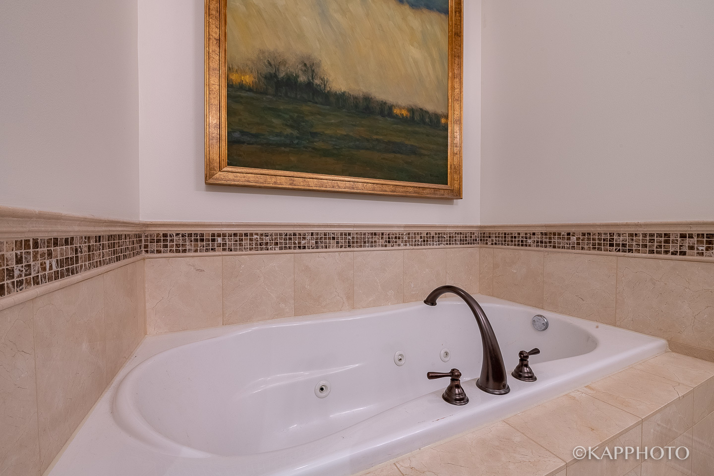 106 South Sangamon Street, Unit 3N Chicago, IL 60607 - Photo 19 of 27 a close view of a bathtub in a bathroom