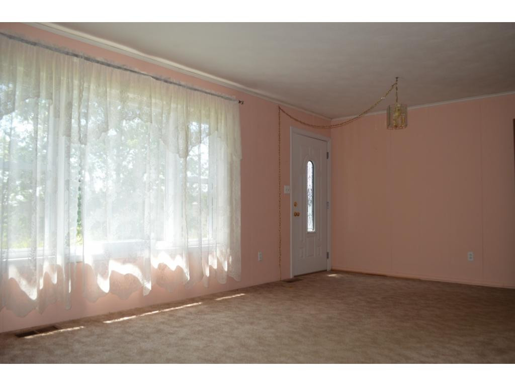 240 Shackleford Road Mosheim, TN 37818 - Photo 3 of 18 Spacious living room