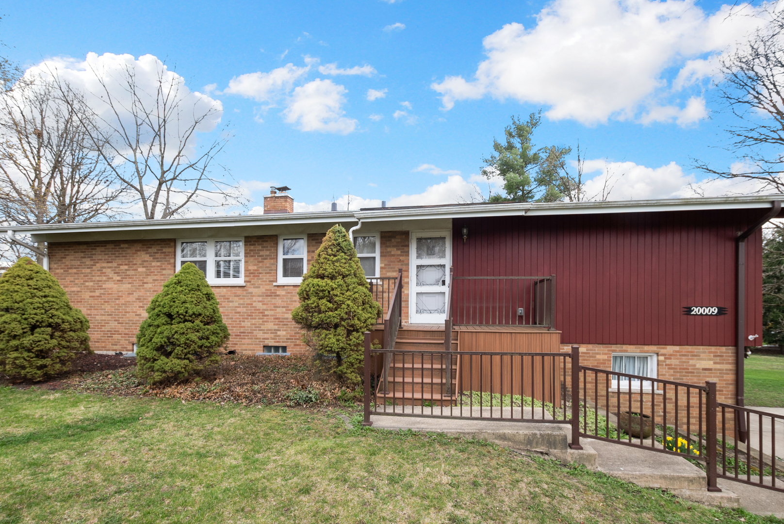 20009 East Brightway Road Mokena, IL 60448 - Photo 2 of 37 a view of a house with a yard