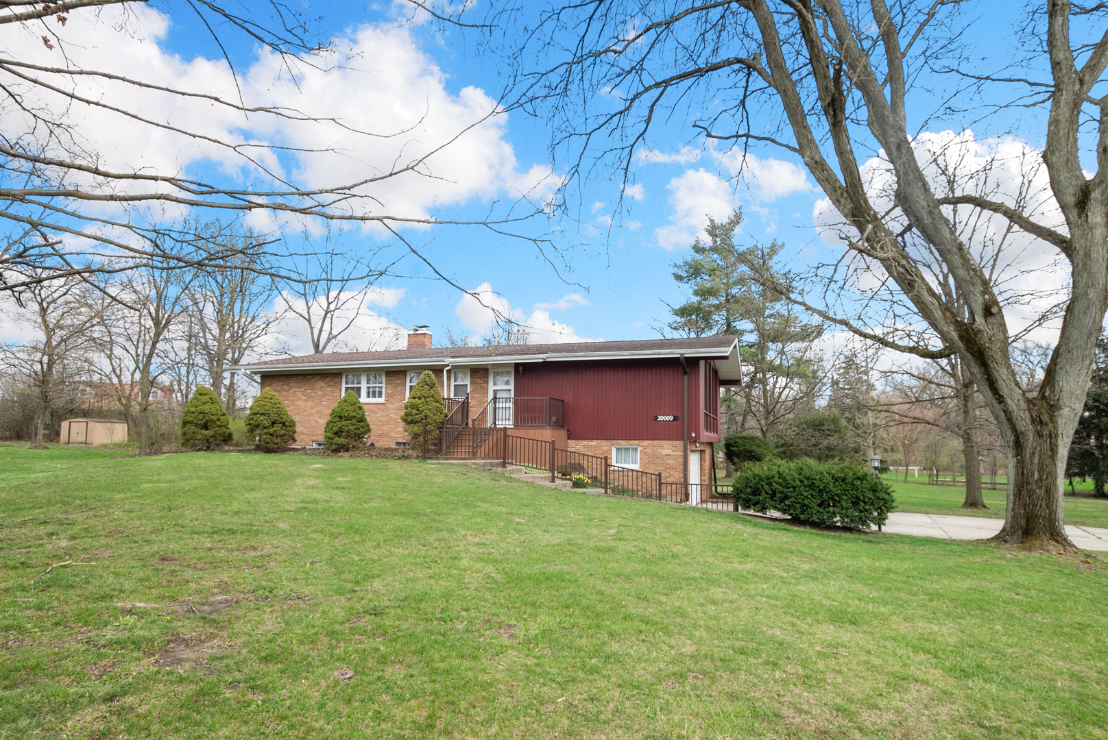 20009 East Brightway Road Mokena, IL 60448 - Photo 5 of 37 a view of a house with a yard
