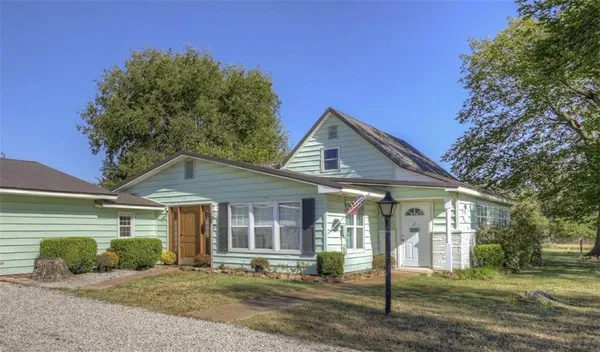 $254,000 | 3617 Southwest Center Road, Columbus, KS 66725