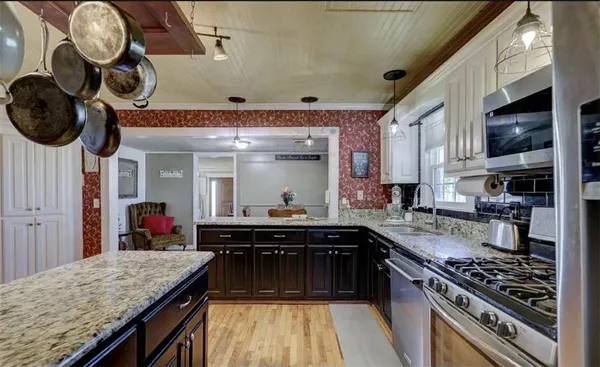 $254,000 | 3617 Southwest Center Road, Columbus, KS 66725