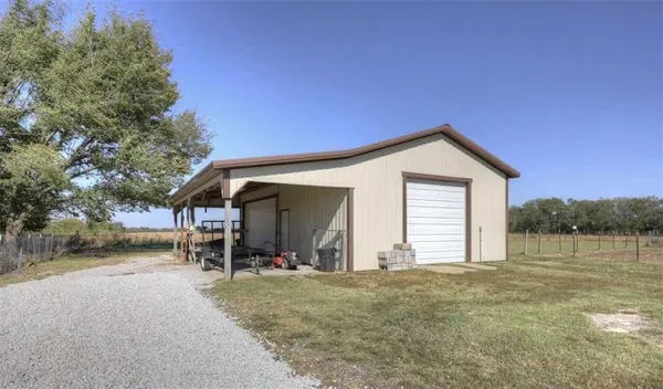 $254,000 | 3617 Southwest Center Road, Columbus, KS 66725
